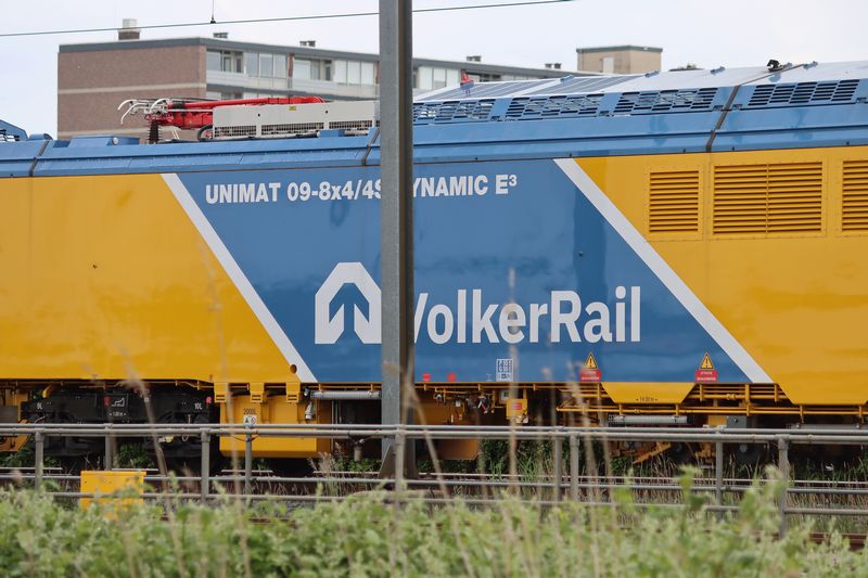 De nieuwe stopmachine van VolkerRail voor de eerste keer ingezet